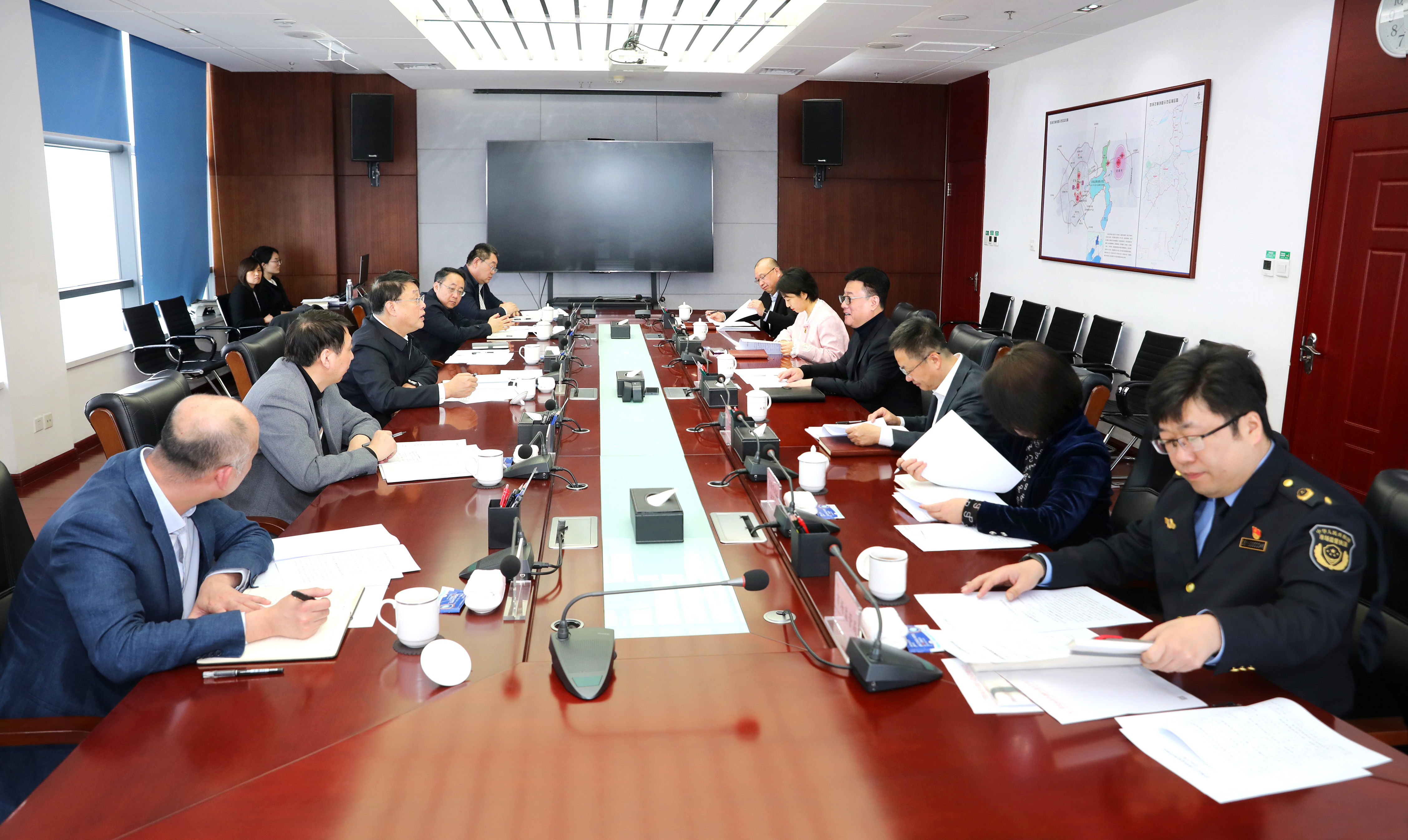 成人av
主要负责同志到沈抚示范区调研药品安全工作